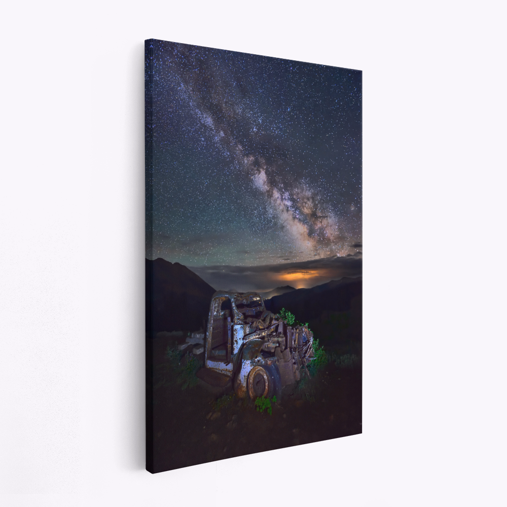 Stampe su tela - Milky Way over Rusted Truck